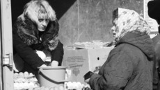 Накануне Пасхи  яйца были самым востребованным товаром. Фото Михаила ПЕРМИНА