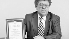 Семь лет возглавляет институт дополнительного профессионального образования Владимир Паршиков. Фото Сергея ДЯТЛОВА