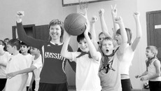 Бердские ребятишки с удовольствием встречаются с титулованными новосибирскими спортсменами. В гостях у учащихся лицея-интерната № 7 — победительница Всемирных игр Анастасия Глухих. Фото предоставлена «Карелин-Фондом»