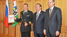 Награда вручена руководителю ФГУ «Обское государственное бассейновое управление водных путей и судоходства» С. В. Павлушкину. Фото Виталия МИХАЙЛОВА