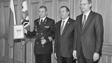 Награда вручена руководителю ФГУ «Обское государственное бассейновое управление водных путей и судоходства» С. В. Павлушкину. Фото Виталия МИХАЙЛОВА