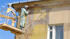 Накопленные на счетах уполномоченных организаций средства граждане смогут использовать для реконструкции своих домов. Фото с www.uao.mo.ru