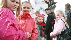 Одно из важнейших направлений работы Общественной палаты — воспитание патриотизма. Фото Михаила ПЕРМИНА