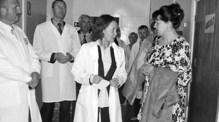 У Ольги Вайс вопрос к министру здравоохранения области Ольге Кравченко касался льготного лекарственного обеспечения. Фото Марины ЛУПЕЙКЕНЕ