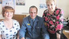 Александр Егорович и его помощницы  по работе в совете ветеранов Асильбике Гайфуковна Титенко и Тамара Васильевна Ковалева — отличная команда. Фото Елены КОСТИНОЙ