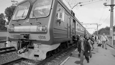 Дачный сезон набирает обороты. Люди стремятся вырваться из шумного мегаполиса. Фото Павла КОМАРОВА