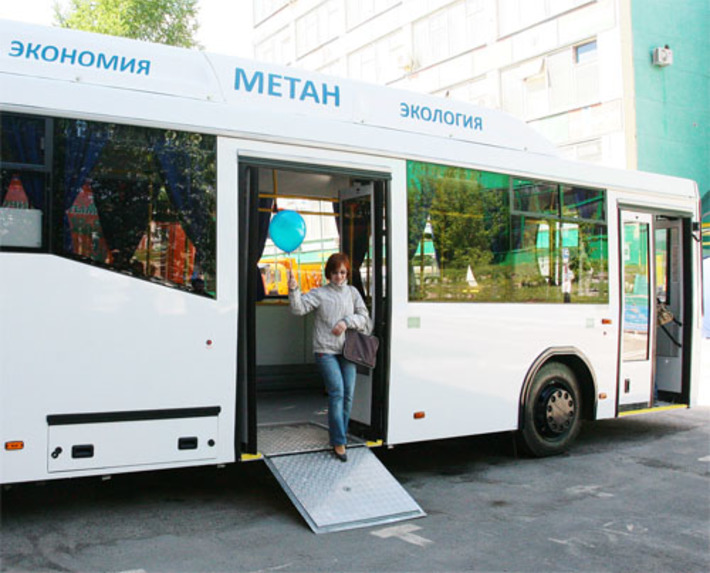 В 1998 году в мире было менее 1 миллиона автомобилей, работающих на метане. По итогам прошлого года их количество превысило 12 миллионов и продолжает быстро увеличиваться. Фото Сергея ДЯТЛОВА