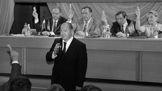 Секретарь Регионального политсовета Новосибирского отделения партии «Единая Россия» Александр Морозов первой задачей назвал партийное строительство. Фото Павла КОМАРОВА