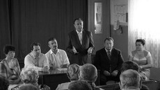 Прямой разговор на сходе граждан в селе Ново-Шмаково: слово взял Иван Мороз. Фото Юрия ХОМИЧА