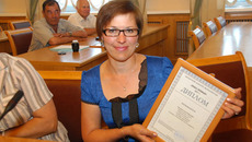 Елена Трусова из газеты «Сельская правда» (Доволенский район) стала победительницей конкурса в номинации «Лучшая зарисовка». Фото Сергея ПЕРМИНА