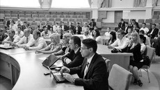 Эти молодые новосибирцы умеют работать в команде. Фото пресс-службы губернатора и правительства области