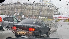А пока в области объявлено штормовое предупреждение: ветреная погода уже пришла в регион, возможны град и ливни. Фото Павла КОМАРОВА