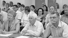 Идут общественные слушания. Фото Павла КОМАРОВА