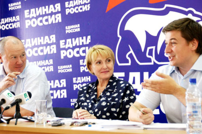 Александр Морозов, Надежда Болтенко и Дмитрий ПингасовФото Аси ШУМИЛОВОЙ