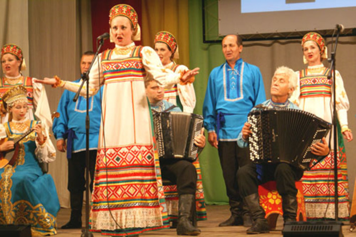 Ансамбль песни и пляски «Сибирские зори» (Ордынский район).  Фото из архива областного Дома творчества