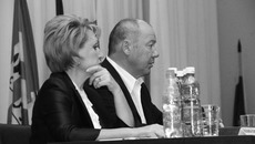 Н.Болтенко и А.Морозов на первой площадке народного голосования. Фото Сергея ПЕРМИНА