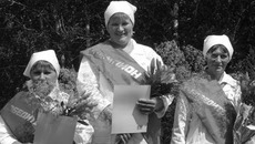 Лучшие — Лариса Колесникова, Светлана Соловьева, Людмила Эркаева. Фото Зои ТЮРИНОЙ