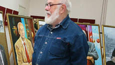 Александр Чернобровцев и его работы. Фото Сергея ДЯТЛОВА