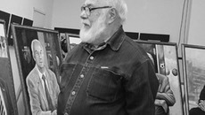 Александр Чернобровцев и его работы. Фото Сергея ДЯТЛОВА