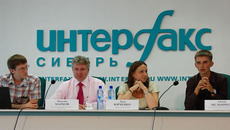 Директор и организаторы форума «Интерра» представляют направление «Бизнес». Фото Дарьи ГУРЬЕВОЙ