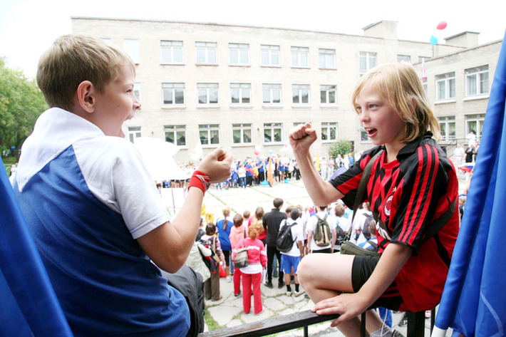 В школе № 184 Калининского района отношение к физкультуре самое серьёзное. Фото Михаила ПЕРМИНА