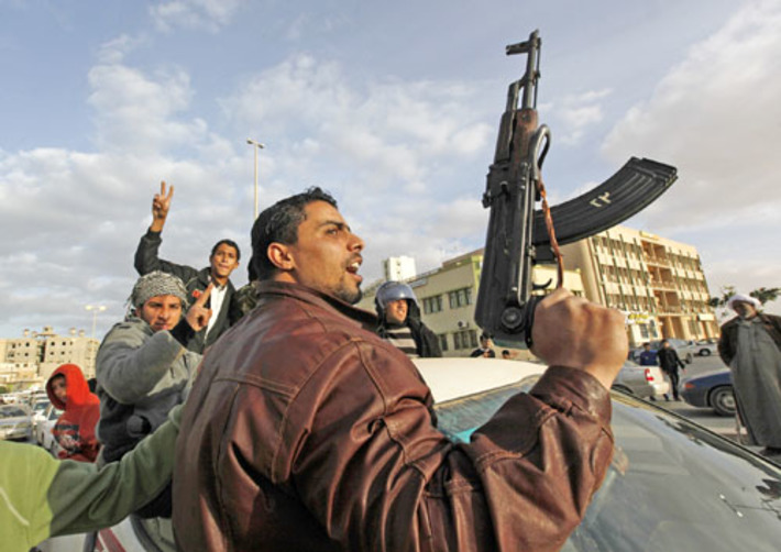 Ликование  в столице Ливии продолжается несмотря  ни на что. www.profi-forex.ru