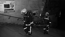 «Пострадавшим» оказывается помощь. Фото предоставлены ГУ МЧС по Новосибирской области