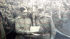 Иван Титков (слева) с товарищем