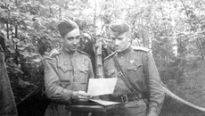 Иван Титков (слева) с товарищем