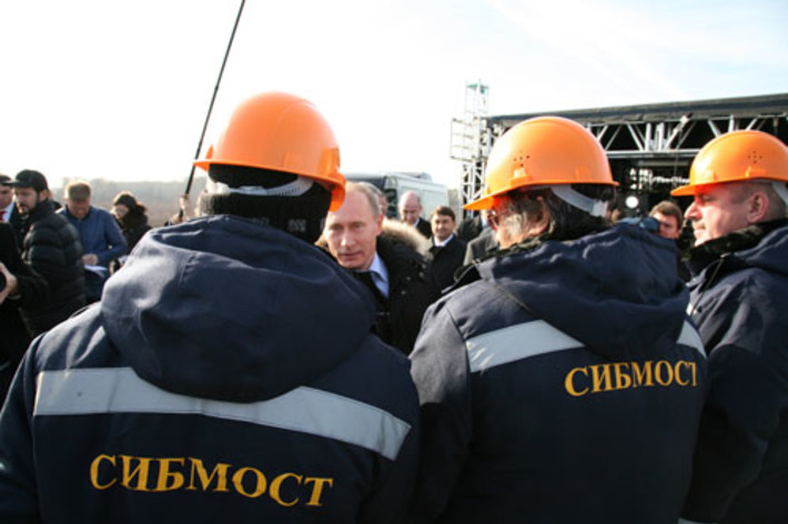Октябрь 2008 года. Владимир Путин на открытии первого этапа дороги. Фото Бориса МОСКВИНА