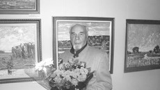 Алексей Хусточко: «Главная моя жизнь — в этих картинах». Фото Алексея ФЁДОРОВА