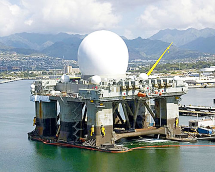 Плавучий радар системы ПРО США у побережья Аляски. Фото с сайта www.oborona.ru