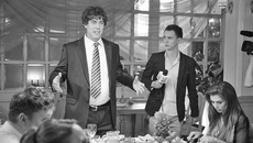 Мужчина собирается родить — чудо и большой переполох! Фото с сайта www.enjoy-movies.ru