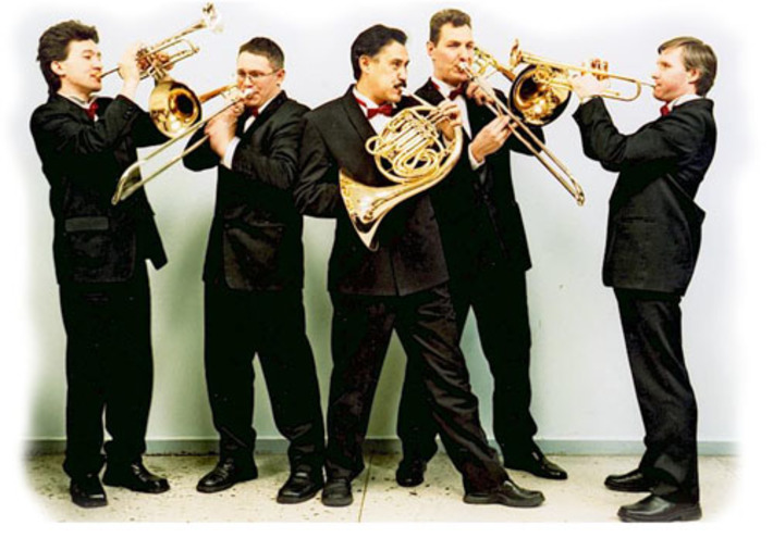 Выступления музыкантов «Сибирского брасса» вызывают у публики восторг, подобно увлекательному аттракциону