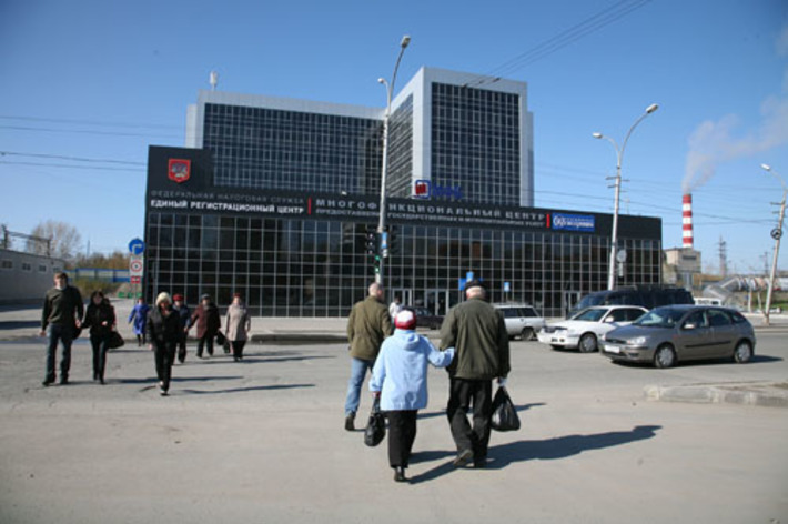 Многофункциональный центр  в Новосибирске.  Фото Андрея БАУЛИНА