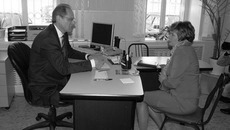 Во время личного приёма. Фото пресс-службы губернатора и правительства НСО