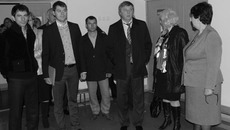 Депутаты в школе № 21. Новые социальные объекты — показатель стабильности экономики. Фото Юрия ХОМИЧА