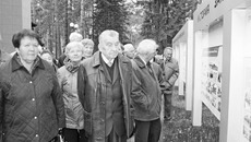 Фотомузей «Заслонов града» Новосибирска знакомит всех посетителей лагеря со славной историей Западно-Сибирской железной дороги. Фото Дарьи ДОРОТОВОЙ