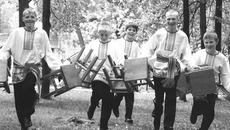 Большой любовью и популярностью у земляков пользуется фольклорный ансамбль «Звонница» станции  Сокур Мошковского района. Фото Бориса МОСКВИНА