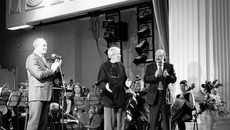 Виталий Маркелов, Эдуард Артемьев  и Александр Поветьев  на концерте гастрольного тура. Фото предоставлено компанией «Газпром трансгаз Томск»