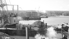 Губернатор Василий Юрченко и министр транспорта РФ Игорь Левитин подтвердили, что строительство моста завершится к 2014 году. Фото Михаила ПЕРМИНА