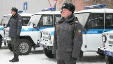 Тридцать новых автомобилей переданы патрульной постовой службе. Фото Михаила ПЕРМИНА