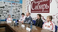 Спортсмены в гостях у «СовСибири». Фото Михаила ПЕРМИНА