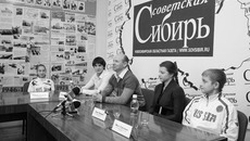 Спортсмены в гостях у «СовСибири». Фото Михаила ПЕРМИНА
