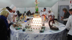 Тематический стол новосибирцев произвёл фурор среди зрителей. Фото предоставлено пресс-службой мэрии