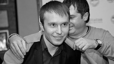 В номинации «Лучший бизнес-старт года» победил проект компании Евгения Мителева. Мантия — победителю. Фото Сергея ИВАНОВА