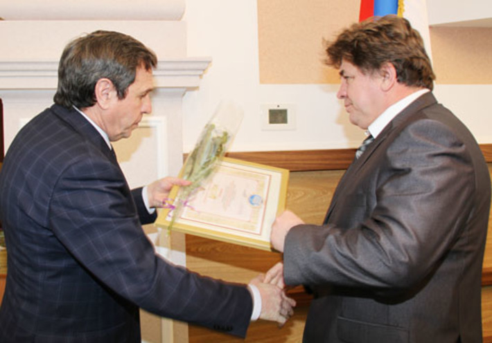 На встрече мэр подчеркнул, что награда — плод коллективного труда. Фото пресс-службы мэрии