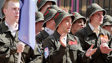 Новосибирские студенты отправляются на стройки. Июнь 2011 г. Фото Павла КОМАРОВА