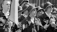 Новосибирские студенты отправляются на стройки. Июнь 2011 г. Фото Павла КОМАРОВА