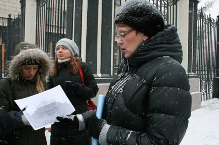 Светлана Богомазова знает об архитектуре Новосибирска всё. Фото Дарьи ДОРОТОВОЙ